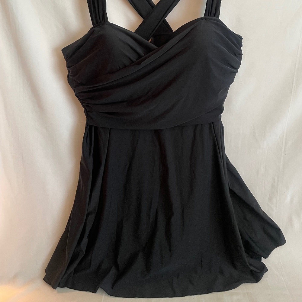 Cocopear Womens Plus sized Black Elegant Crossover One Piece Swimdress